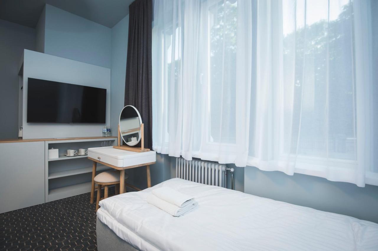 Roze Park Rooms Liepāja Extérieur photo